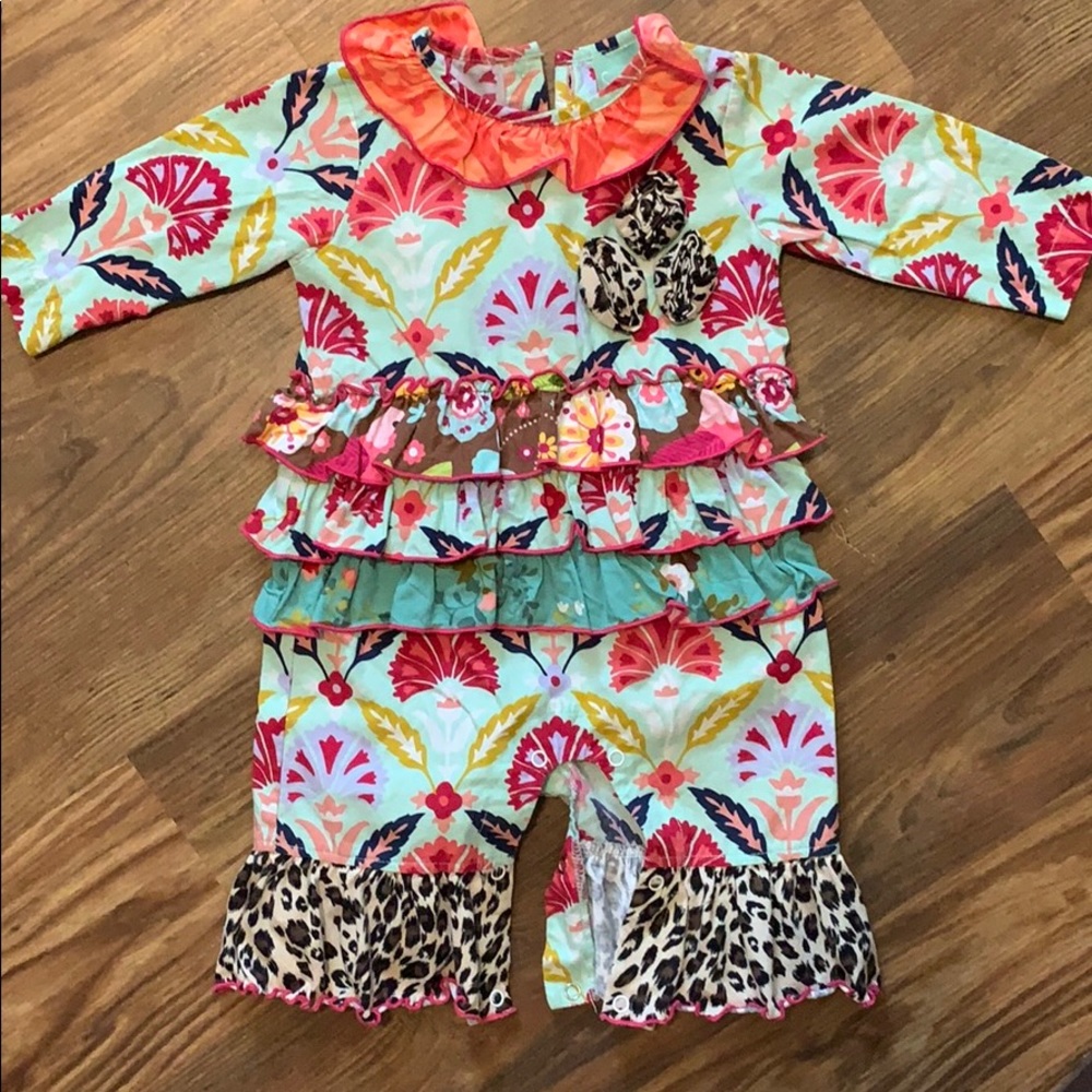 Sage & Lilly 1pc outfit size 3M.